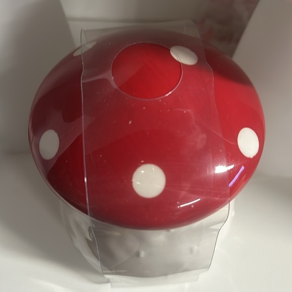 Mushroom Mug with Lid - Picture 2 of 4